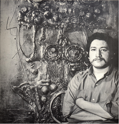 Roberto Cabrera, ante una de sus obras.