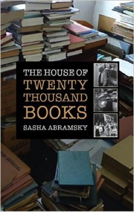 Edición de bolsillo del libro. La biblioteca, según su nieto ofrecía a Chimen: “… words and books provided structure to his world; they staved off the chaos, the anarchy, the fearsomeness of daily existence…”